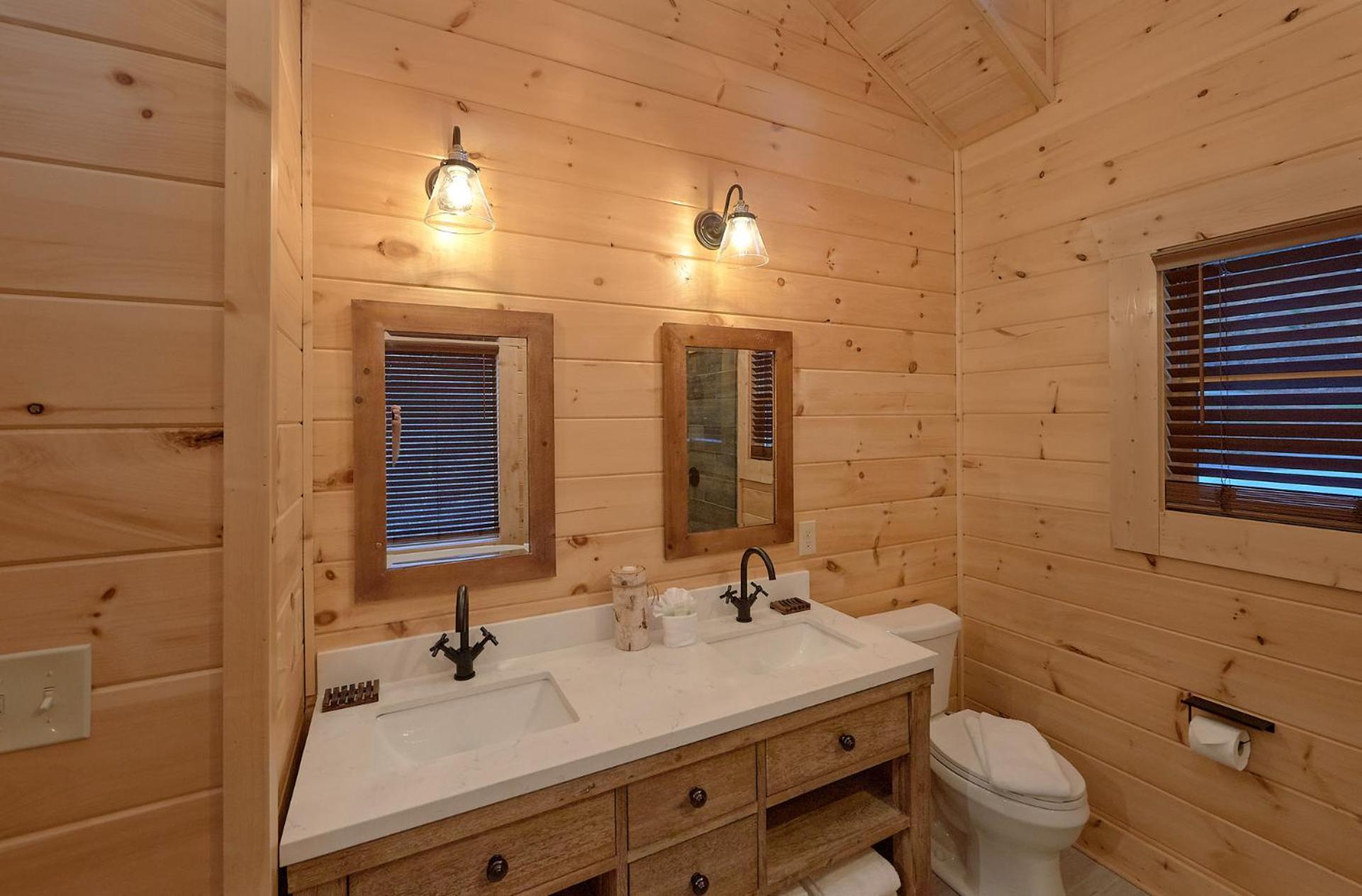 Misty Mountain Adventure Lodge 蓋特林堡 外观 照片
