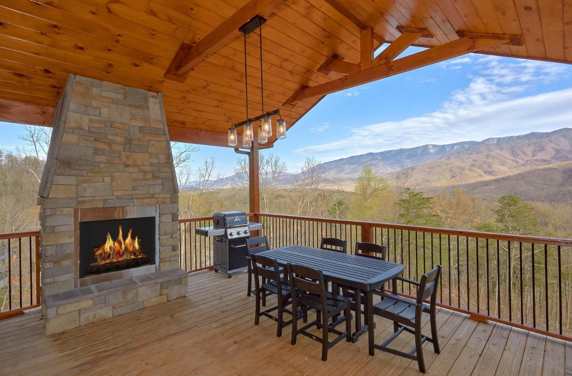 Misty Mountain Adventure Lodge 蓋特林堡 外观 照片
